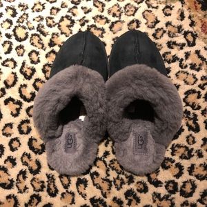 LNWOT UGG Slippers - Size 7